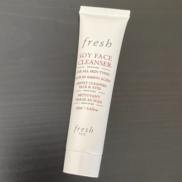 Fresh Soy Face Cleanser - Picture 4 of 9